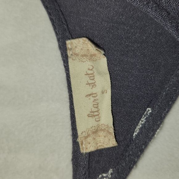 Altar'd-State Cool Grey White Floral Embroidered Bell Sleeve Cut-Out Back Mini S - Picture 12 of 16